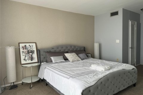 Condominio en venta en Miami, Florida, 1 dormitorio, 79.99 m2 № 1489726 - foto 11