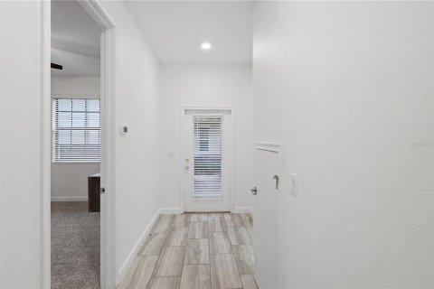 Townhouse in Davenport, Florida 4 bedrooms, 241.17 sq.m. № 2206668 - photo 6