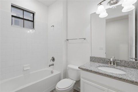 Townhouse in Davenport, Florida 4 bedrooms, 241.17 sq.m. № 2206668 - photo 28