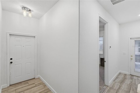 Townhouse in Davenport, Florida 4 bedrooms, 241.17 sq.m. № 2206668 - photo 5