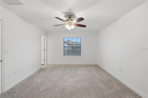 Townhouse in Davenport, Florida 4 bedrooms, 241.17 sq.m. № 2206668 - photo 29