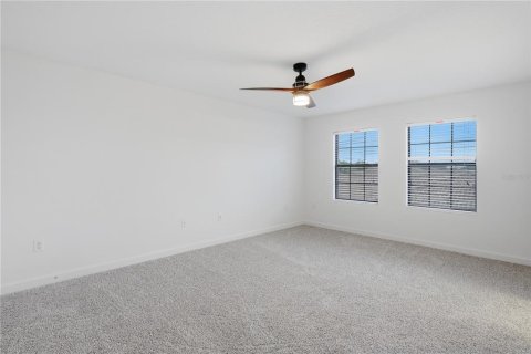 Townhouse in Davenport, Florida 4 bedrooms, 241.17 sq.m. № 2206668 - photo 25