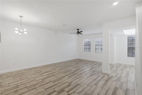 Townhouse in Davenport, Florida 4 bedrooms, 241.17 sq.m. № 2206668 - photo 8