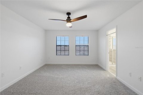Townhouse in Davenport, Florida 4 bedrooms, 241.17 sq.m. № 2206668 - photo 24