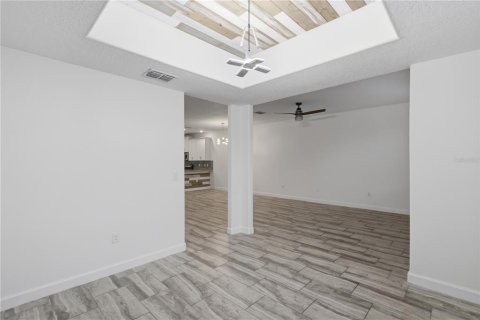 Townhouse in Davenport, Florida 4 bedrooms, 241.17 sq.m. № 2206668 - photo 11