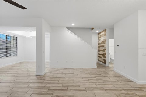 Townhouse in Davenport, Florida 4 bedrooms, 241.17 sq.m. № 2206668 - photo 9