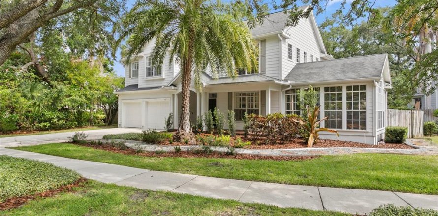 House in Tampa, Florida 5 bedrooms, 312.34 sq.m. № 1765342