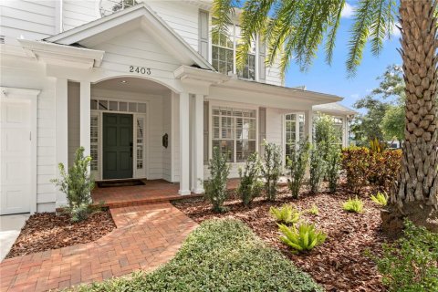 House in Tampa, Florida 5 bedrooms, 312.34 sq.m. № 1765342 - photo 4