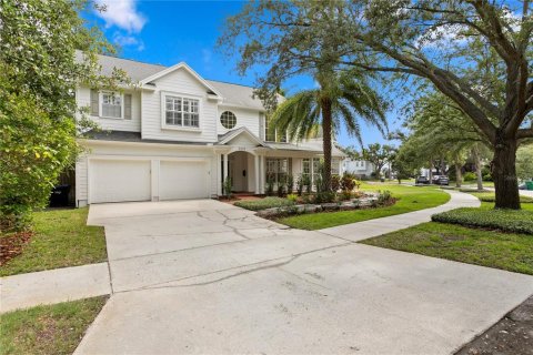 House in Tampa, Florida 5 bedrooms, 312.34 sq.m. № 1765342 - photo 5
