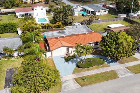 Купить виллу или дом в Пальметто-Бей, Флорида 3 спальни, 182.46м2, № 2028018 - фото 13