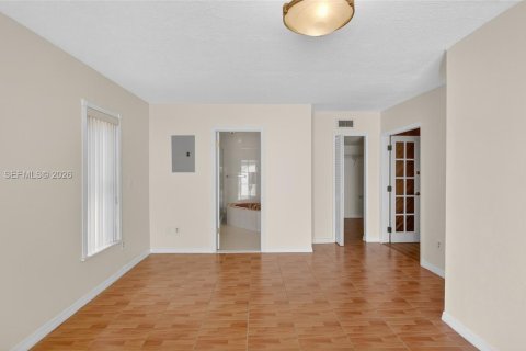 Купить виллу или дом в Пальметто-Бей, Флорида 3 спальни, 182.46м2, № 2028018 - фото 26