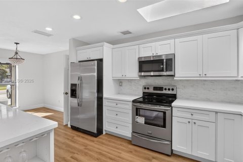 Купить виллу или дом в Пальметто-Бей, Флорида 3 спальни, 182.46м2, № 2028018 - фото 18