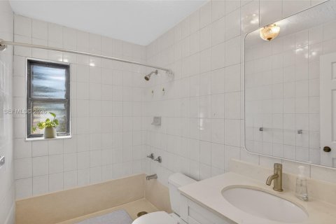 Купить виллу или дом в Пальметто-Бей, Флорида 3 спальни, 182.46м2, № 2028018 - фото 30