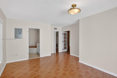 Купить виллу или дом в Пальметто-Бей, Флорида 3 спальни, 182.46м2, № 2028018 - фото 27