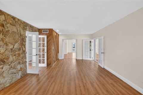 Купить виллу или дом в Пальметто-Бей, Флорида 3 спальни, 182.46м2, № 2028018 - фото 25