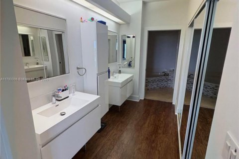 Купить кондоминиум в Дорал, Флорида 3 спальни, 157.93м2, № 1660301 - фото 15