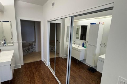 Купить кондоминиум в Дорал, Флорида 3 спальни, 157.93м2, № 1660301 - фото 16