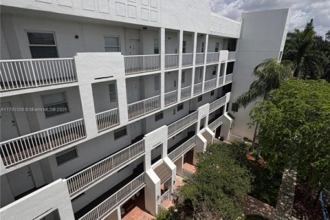 Купить кондоминиум в Дорал, Флорида 3 спальни, 157.93м2, № 1660301 - фото 24