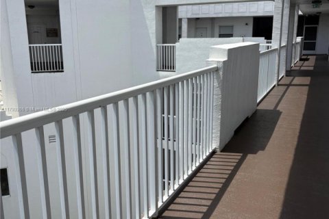 Купить кондоминиум в Дорал, Флорида 3 спальни, 157.93м2, № 1660301 - фото 26