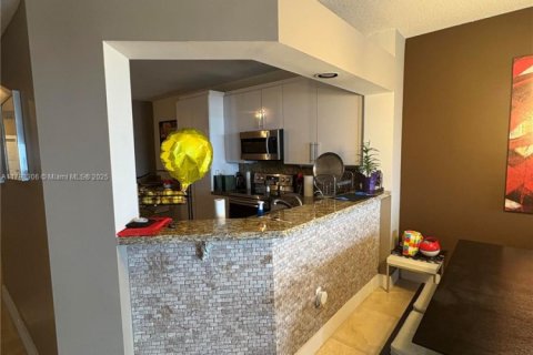 Купить кондоминиум в Дорал, Флорида 3 спальни, 157.93м2, № 1660301 - фото 9