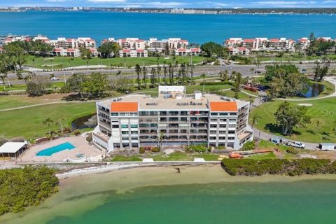 Condominio en venta en Saint Petersburg, Florida, 2 dormitorios, 120.77 m2 № 1597633 - foto 6