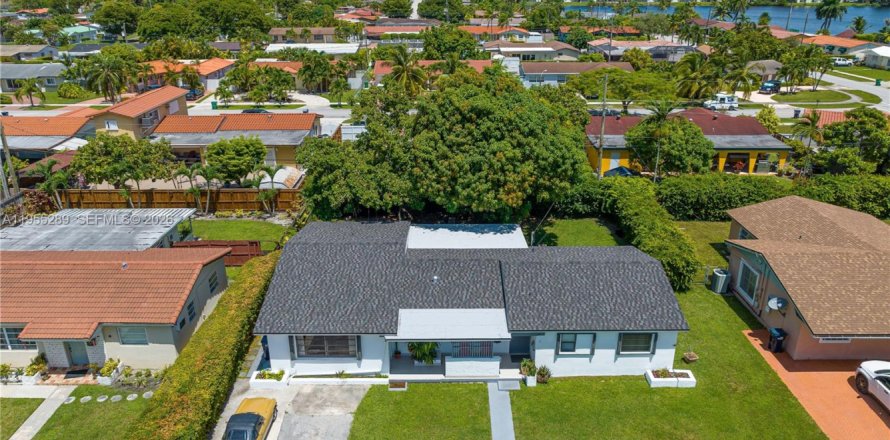 Casa en Miami, Florida 2 dormitorios, 166.2 m2 № 2025404
