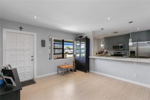 Casa en alquiler en Miami, Florida, 2 dormitorios, 166.2 m2 № 2025404 - foto 6