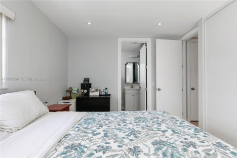 Casa en alquiler en Miami, Florida, 2 dormitorios, 166.2 m2 № 2025404 - foto 9