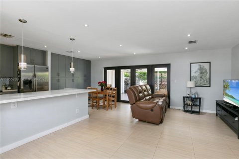 Casa en alquiler en Miami, Florida, 2 dormitorios, 166.2 m2 № 2025404 - foto 7