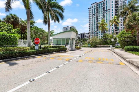 Copropriété à louer à Sunny Isles Beach, Floride: 2 chambres, 126.07 m2 № 2038135 - photo 22