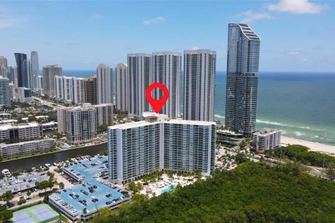 Copropriété à louer à Sunny Isles Beach, Floride: 2 chambres, 126.07 m2 № 2038135 - photo 26