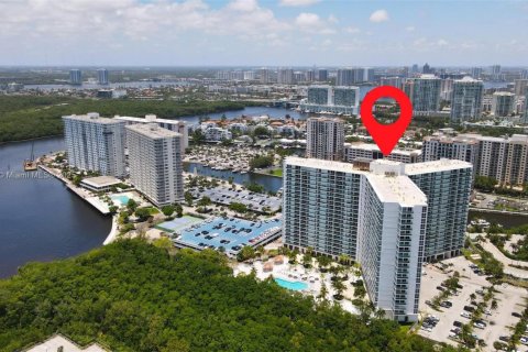 Copropriété à louer à Sunny Isles Beach, Floride: 2 chambres, 126.07 m2 № 2038135 - photo 28