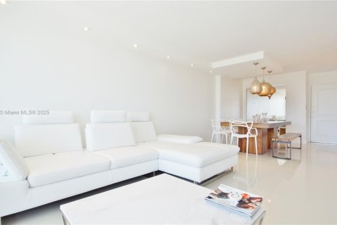 Copropriété à louer à Sunny Isles Beach, Floride: 2 chambres, 126.07 m2 № 2038135 - photo 5