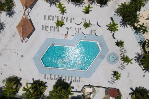 Copropriété à louer à Sunny Isles Beach, Floride: 2 chambres, 126.07 m2 № 2038135 - photo 17