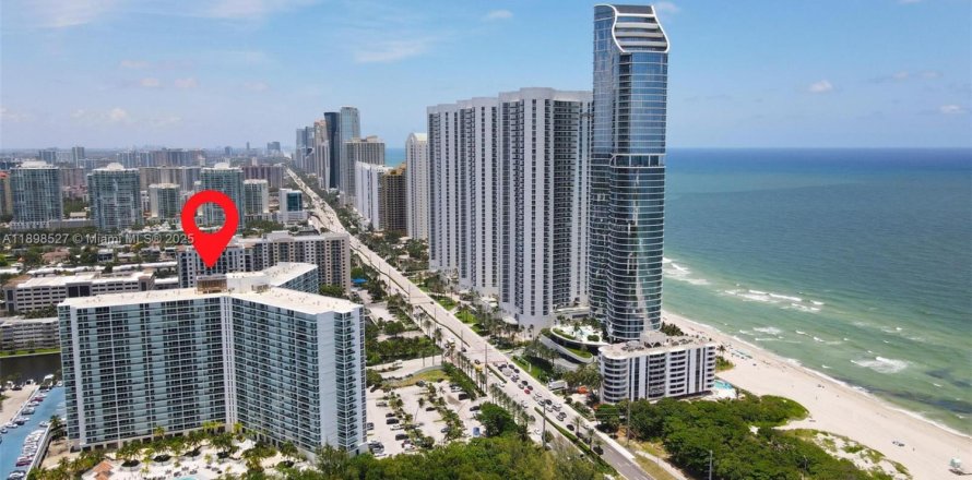 Condo à Sunny Isles Beach, Floride, 2 chambres  № 2038135