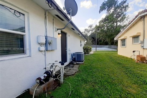 Villa ou maison à louer à Hollywood, Floride: 2 chambres, 119.75 m2 № 1999190 - photo 22