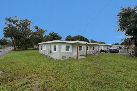 Immobilier commercial à Lakeland, Floride 4 chambres, 122.63 m2 № 2405002