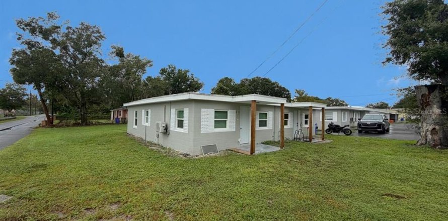 Immobilier commercial à Lakeland, Floride 4 chambres, 122.63 m2 № 2405002