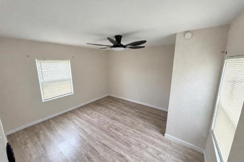 Immobilier commercial à vendre à Lakeland, Floride: 4 chambres, 122.63 m2 № 2405002 - photo 8