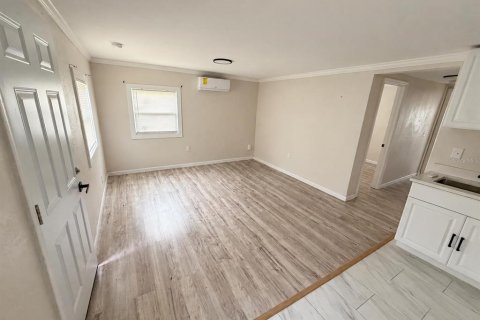 Immobilier commercial à vendre à Lakeland, Floride: 4 chambres, 122.63 m2 № 2405002 - photo 4