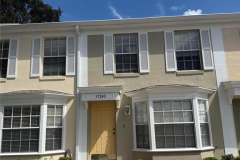 Adosado en venta en Dade City, Florida, 2 dormitorios, 89 m2 № 1900701 - foto 1