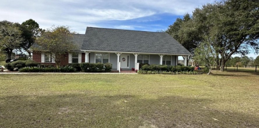 House in Hilliard, Florida 4 bedrooms, 206.99 sq.m. № 861982