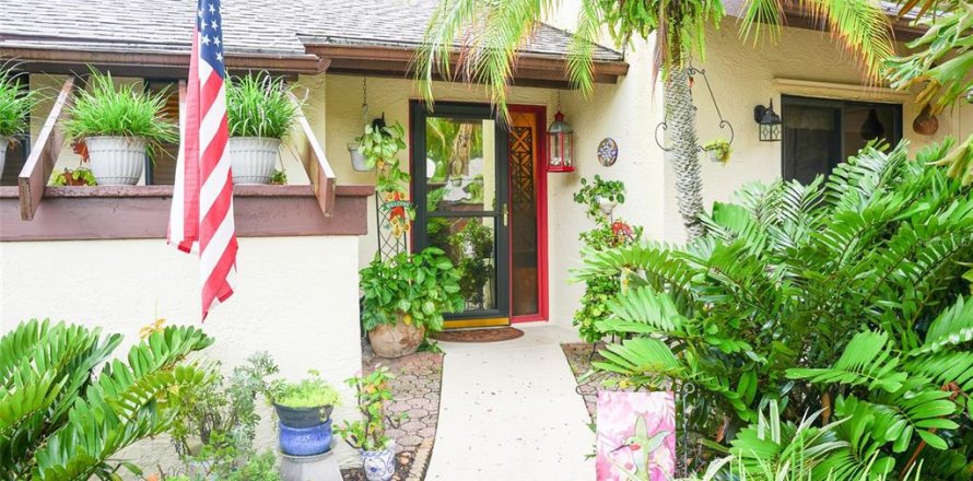 Villa ou maison à Palm Harbor, Floride 2 chambres, 104.05 m2 № 1914624