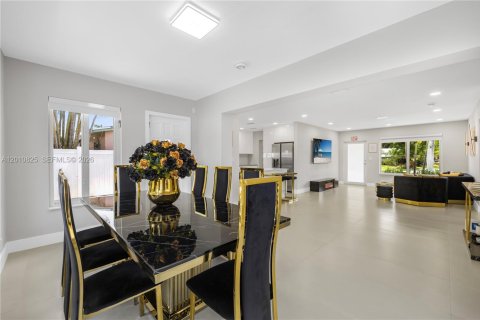 Villa ou maison à vendre à Hollywood, Floride: 3 chambres, 135.64 m2 № 2073728 - photo 15
