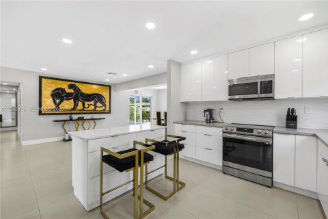 Villa ou maison à vendre à Hollywood, Floride: 3 chambres, 135.64 m2 № 2073728 - photo 9