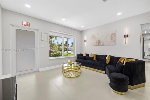 Villa ou maison à vendre à Hollywood, Floride: 3 chambres, 135.64 m2 № 2073728 - photo 4