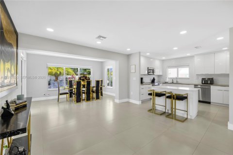 Villa ou maison à vendre à Hollywood, Floride: 3 chambres, 135.64 m2 № 2073728 - photo 6