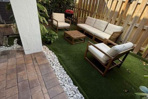 Купить таунхаус в Пемброк-Пайнс, Флорида 3 спальни, 140м2, № 2054669 - фото 21