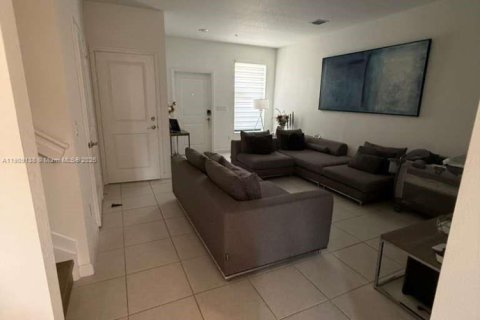 Купить таунхаус в Пемброк-Пайнс, Флорида 3 спальни, 140м2, № 2054669 - фото 20