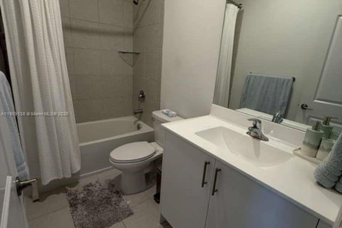 Купить таунхаус в Пемброк-Пайнс, Флорида 3 спальни, 140м2, № 2054669 - фото 5